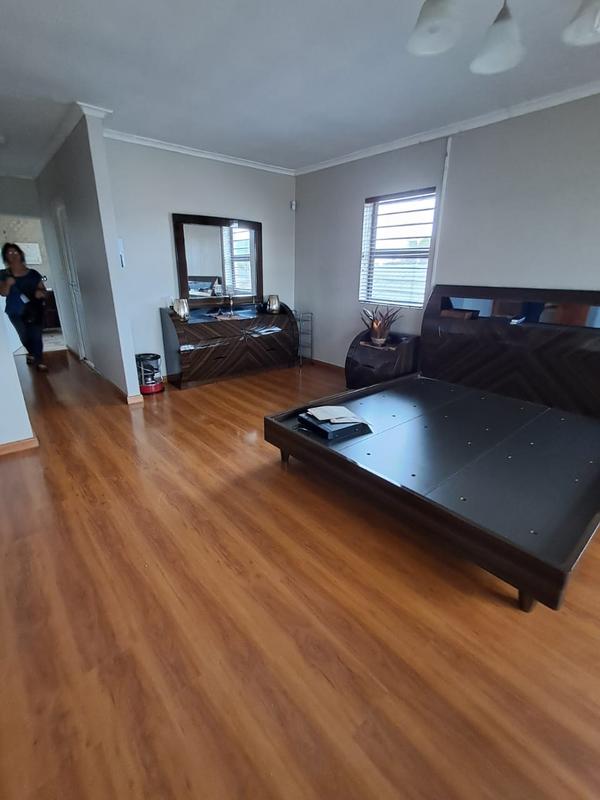 8 Bedroom Property for Sale in Vasco Estate Western Cape